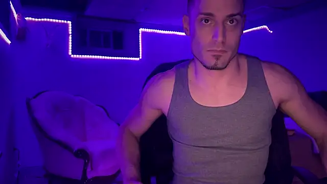 hot shot 13 online show from December 11, 8:04 am