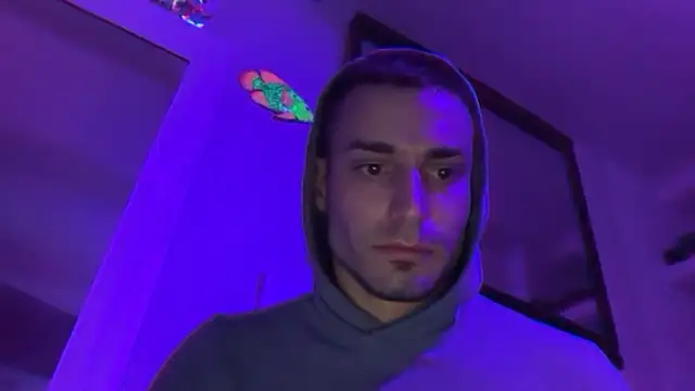 hot shot 13 online show from November 6, 3:43 am