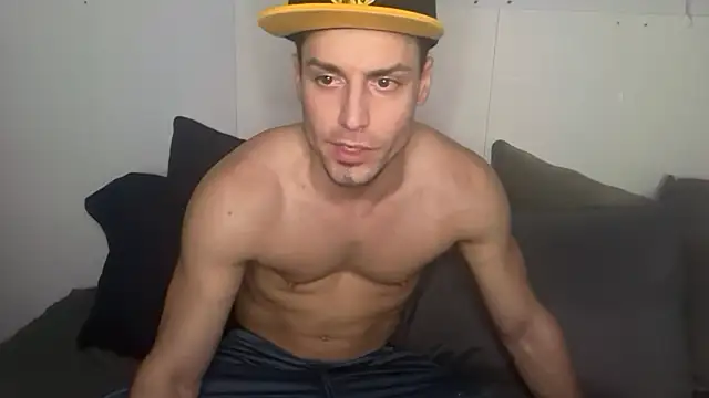 hot shot 13 online show from April 18, 12:02 am