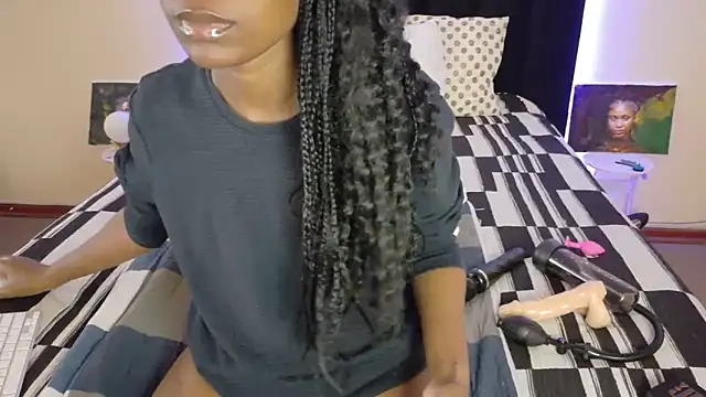 chloechrome online show from June 7, 8:08 am