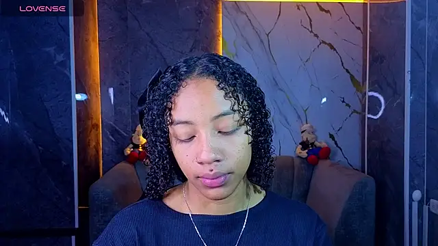 Snapshot of Violeth_b chatting on July 8, 1:12 pm Violeth b online show from July 8, 1:12 pm