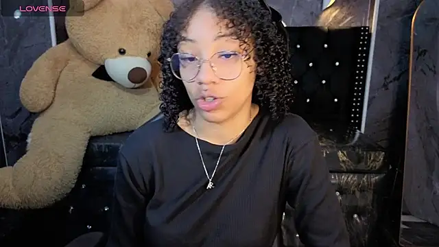 Violeth b online show from March 20, 1:01 pm