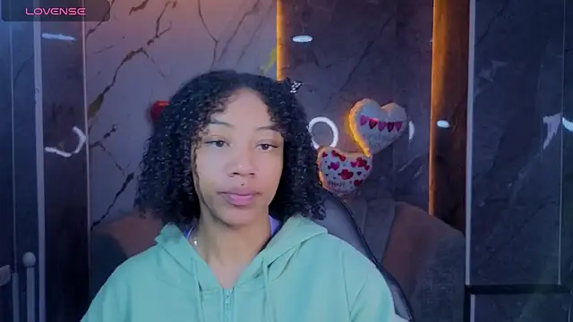 Violeth b online show from February 11, 1:00 pm