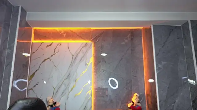 Violeth b online show from April 6, 1:12 pm