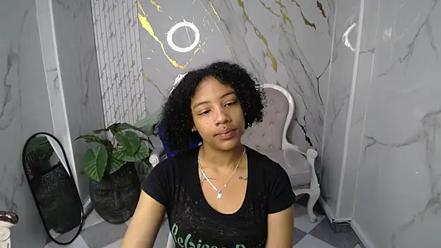 Snapshot of Violeth_b chatting on October 24, 12:48 pm Violeth b online show from October 24, 12:48 pm