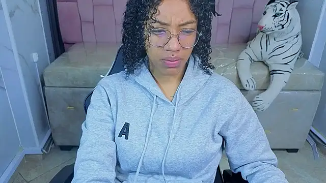 Violeth b online show from March 5, 12:46 pm