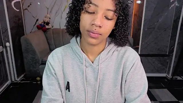 Violeth b online show from April 11, 1:04 pm