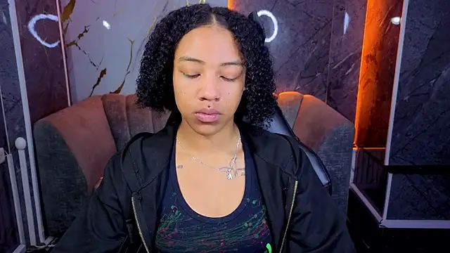 Snapshot of Violeth_b chatting on November 18, 1:03 pm Violeth b online show from November 18, 1:03 pm