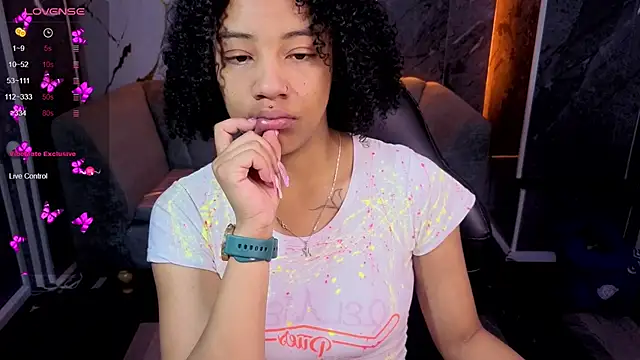 Snapshot of Violeth_b chatting on November 27, 12:49 pm Violeth b online show from November 27, 12:49 pm