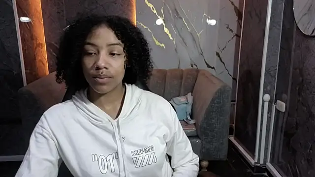 Snapshot of Violeth_b chatting on October 25, 12:50 pm Violeth b online show from October 25, 12:50 pm