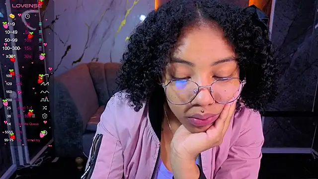 Snapshot of Violeth_b chatting on November 21, 12:48 pm Violeth b online show from November 21, 12:48 pm