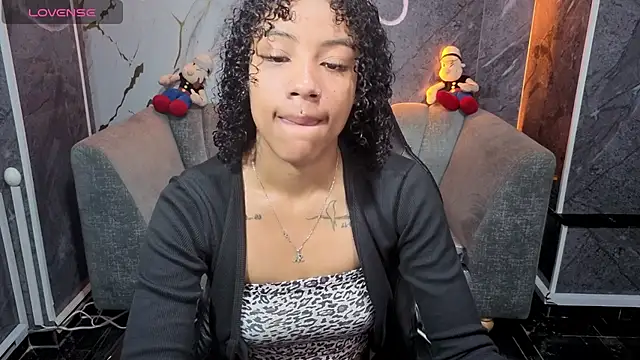 Violeth b online show from March 28, 12:50 pm