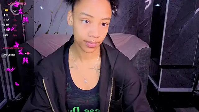 Snapshot of Violeth_b chatting on November 25, 12:49 pm Violeth b online show from November 25, 12:49 pm