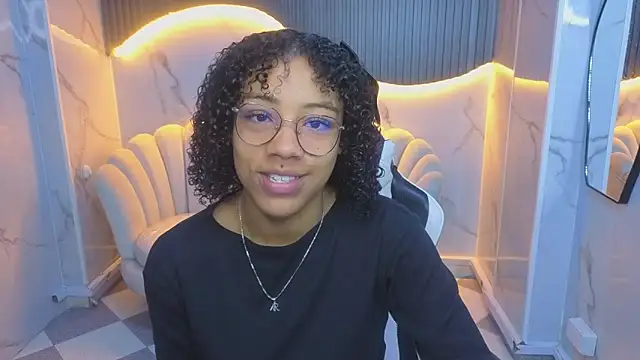 Violeth b online show from March 24, 1:00 pm