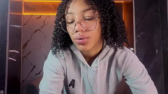 Violeth b online show from February 7, 12:57 pm