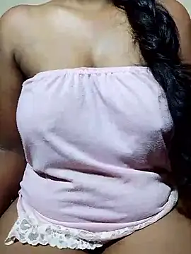 Snapshot of Diwya69 chatting on May 20, 8:28 pm Diwya69 online show from May 20, 8:28 pm