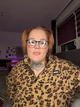 elina may online show from December 13, 9:10 pm