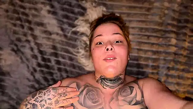 elina may online show from December 12, 9:04 pm