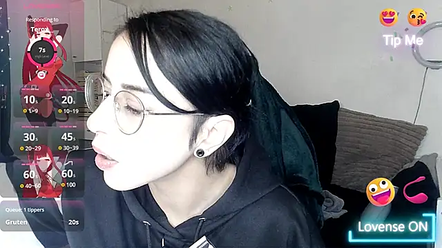 LisandreLaVenale online show from January 6, 9:11 pm