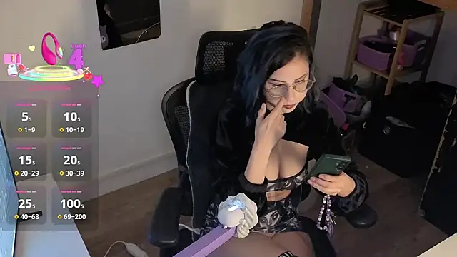 LisandreLaVenale online show from March 26, 10:40 pm