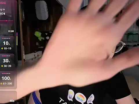 Snapshot of LisandreLaVenale chatting on November 28, 10:32 pm LisandreLaVenale online show from November 28, 10:32 pm