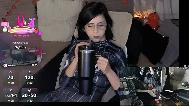 Snapshot of LisandreLaVenale chatting on October 22, 10:30 pm LisandreLaVenale online show from October 22, 10:30 pm