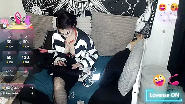 Snapshot of LisandreLaVenale chatting on March 16, 8:10 pm LisandreLaVenale online show from March 16, 8:10 pm