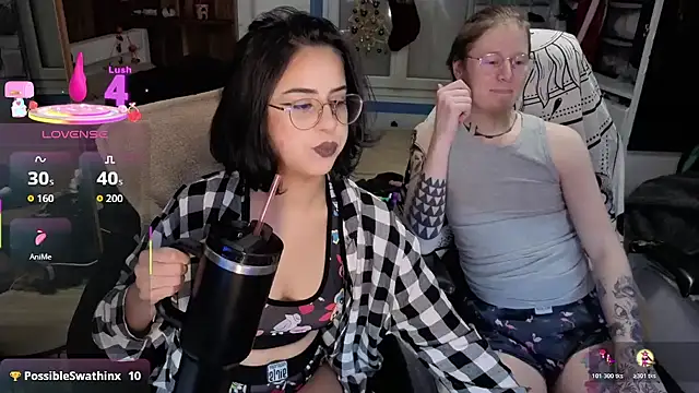 Snapshot of LisandreLaVenale chatting on December 18, 12:27 am LisandreLaVenale online show from December 18, 12:27 am