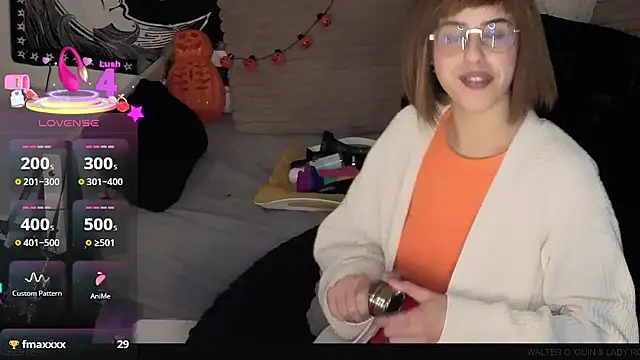 Snapshot of LisandreLaVenale chatting on October 31, 11:33 pm LisandreLaVenale online show from October 31, 11:33 pm