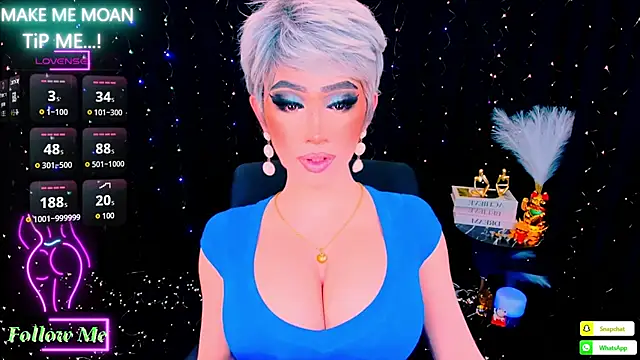 Snapshot of TwittyGirL9inch_exotic chatting on January 17, 9:35 am TwittyGirL9inch exotic online show from January 17, 9:35 am