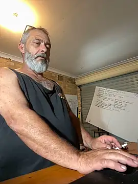 ausbod online show from December 28, 6:08 pm