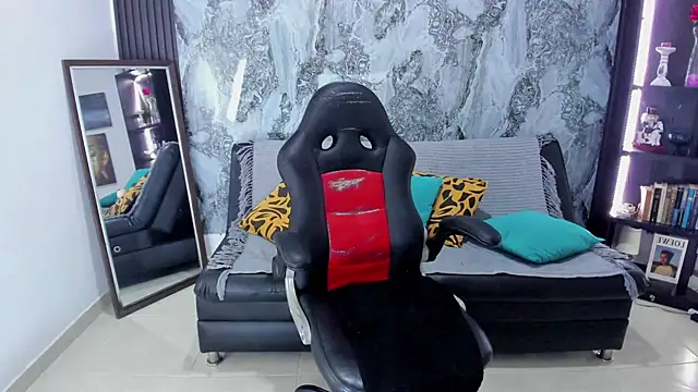 Carlota milf 30 online show from December 5, 7:45 pm