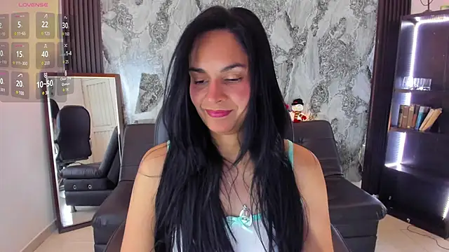 Snapshot of Carlota_milf_30 chatting on December 6, 6:44 pm Carlota milf 30 online show from December 6, 6:44 pm