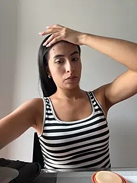 Snapshot of IssabellaLopez chatting on November 18, 4:32 pm IssabellaLopez online show from November 18, 4:32 pm