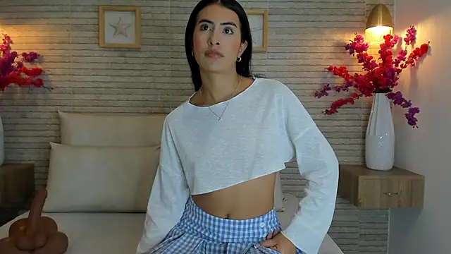 IssabellaLopez online show from October 4, 11:45 am