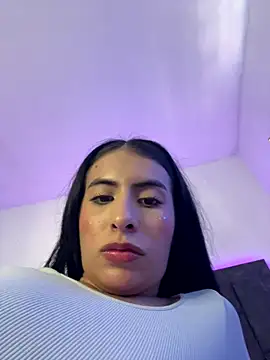 Snapshot of IssabellaLopez chatting on October 29, 3:00 pm IssabellaLopez online show from October 29, 3:00 pm