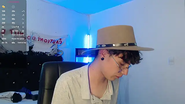 Jeam hot online show from October 31, 9:43 pm