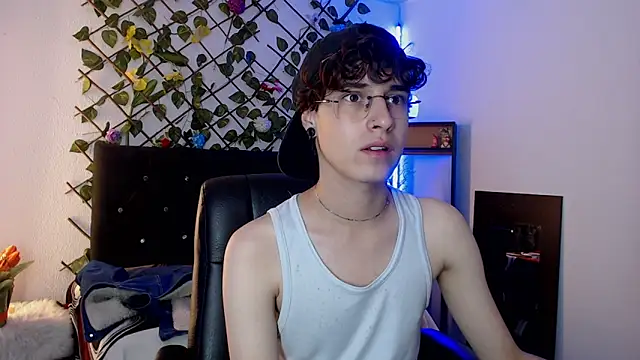 Jeam hot online show from December 18, 9:51 pm