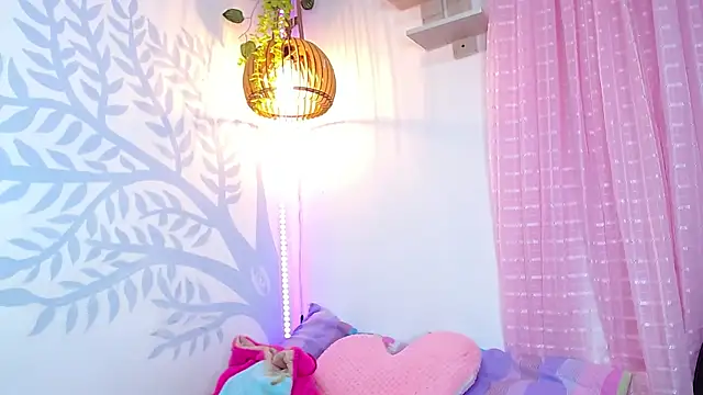 Alison Wiley online show from April 3, 6:42 am