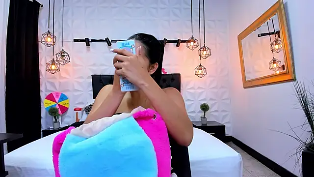 Alison Wiley online show from March 19, 11:28 am