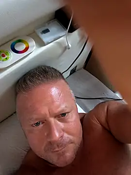 swingr online show from December 17, 9:47 am