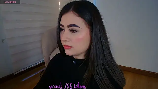 venusleroy  online show from March 20, 10:55 pm