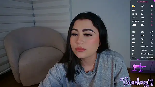 venusleroy  online show from April 8, 11:17 pm