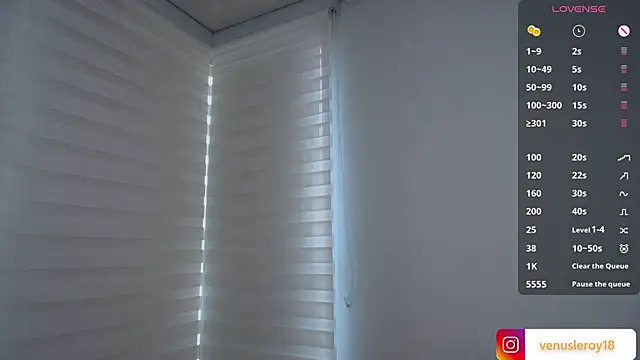 Snapshot of venusleroy_ chatting on March 15, 10:00 pm venusleroy online show from March 15, 10:00 pm