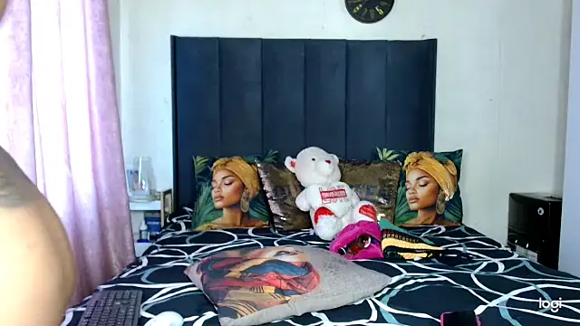 Snapshot of quenliyasa chatting on January 8, 3:29 pm quenliyasa online show from January 8, 3:29 pm