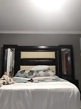 Snapshot of quenliyasa chatting on February 24, 7:04 pm quenliyasa online show from February 24, 7:04 pm