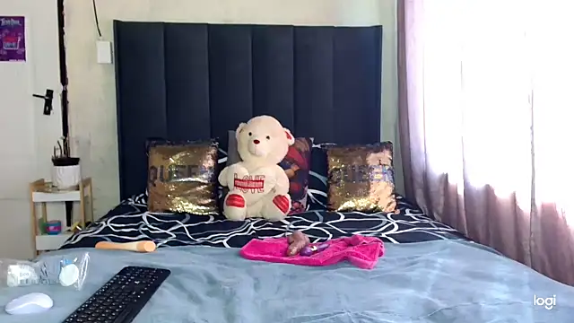 Snapshot of quenliyasa chatting on September 12, 6:46 am quenliyasa online show from September 12, 6:46 am