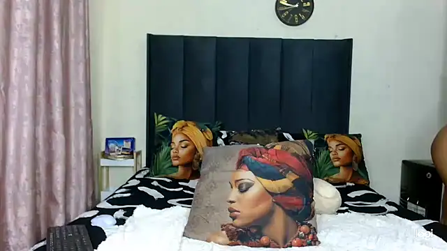 Snapshot of quenliyasa chatting on February 8, 10:29 pm quenliyasa online show from February 8, 10:29 pm