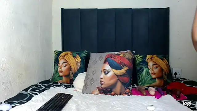 quenliyasa online show from March 26, 7:45 pm