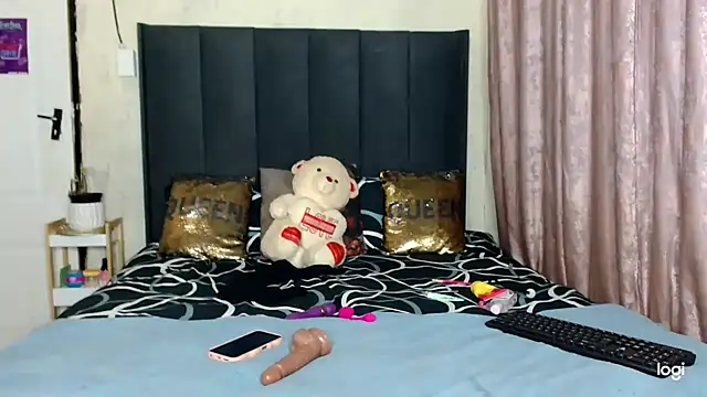 Snapshot of quenliyasa chatting on September 11, 5:24 pm quenliyasa online show from September 11, 5:24 pm